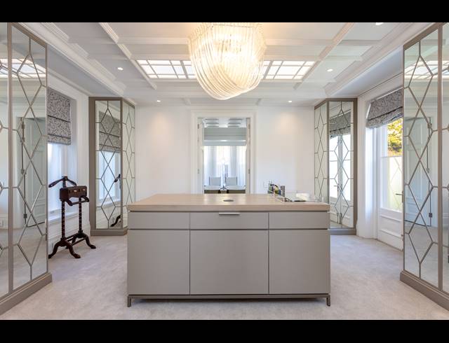 6 BEDROOM FREESTANDING TO LET IN BISHOPSCOURT